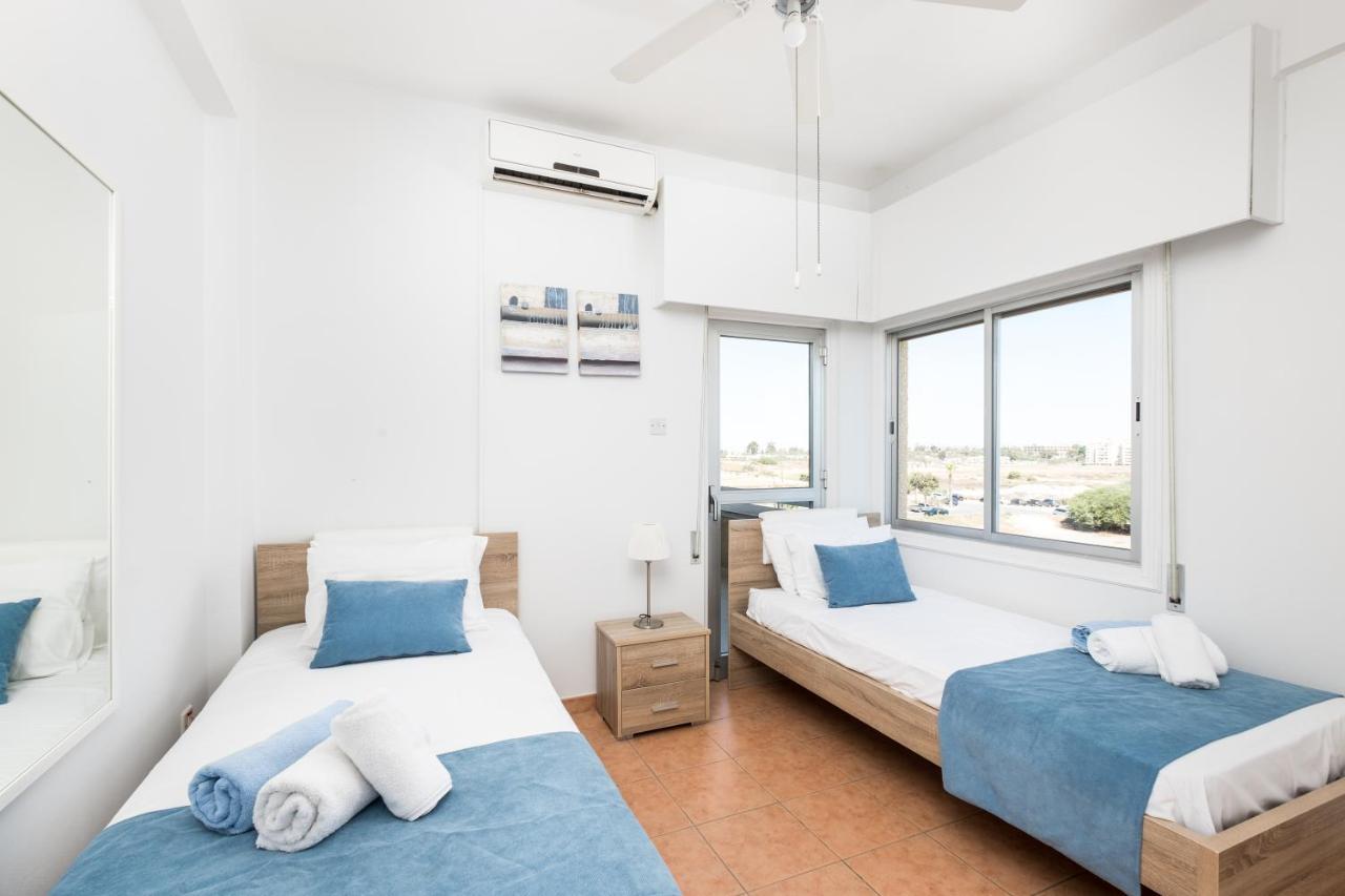 Apollon Sea View Beachfront Ap 302 ลาร์นาคา ภายนอก รูปภาพ